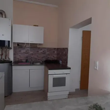 Beautiful For 5-7 Guests Apartment