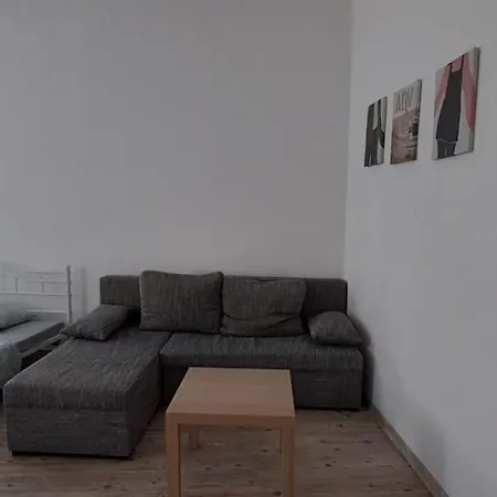 Apartment Beautiful For 5-7 Guests Zeitz