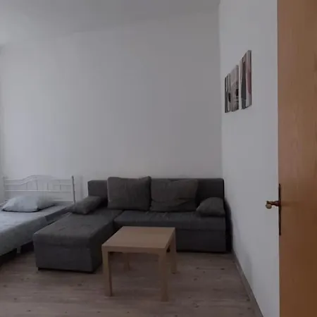 Apartment Beautiful For 5-7 Guests Zeitz