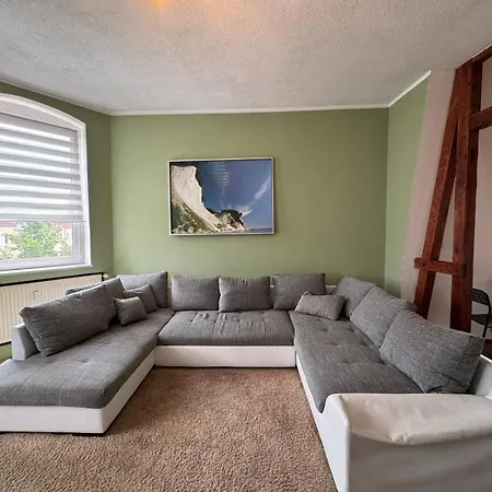 Beautiful For 5-7 Guests Apartment Zeitz
