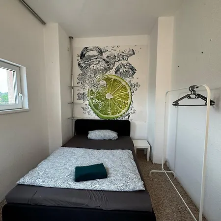 Beautiful For 5-7 Guests Apartment Zeitz